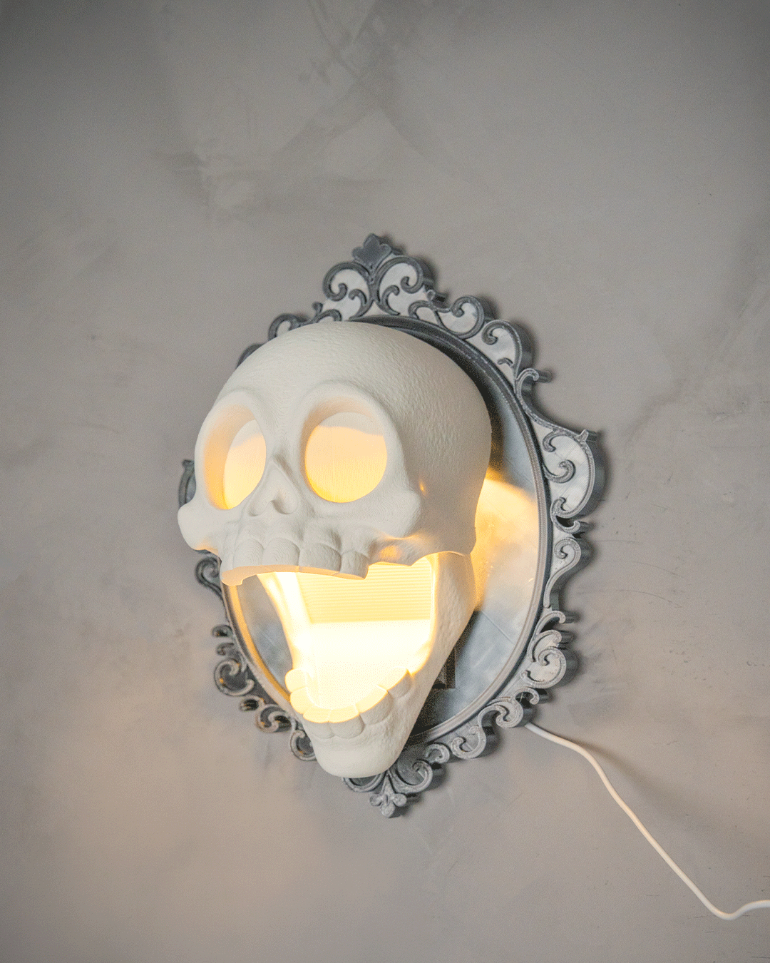 Skull Cameo Wall Lamp product photo 3
