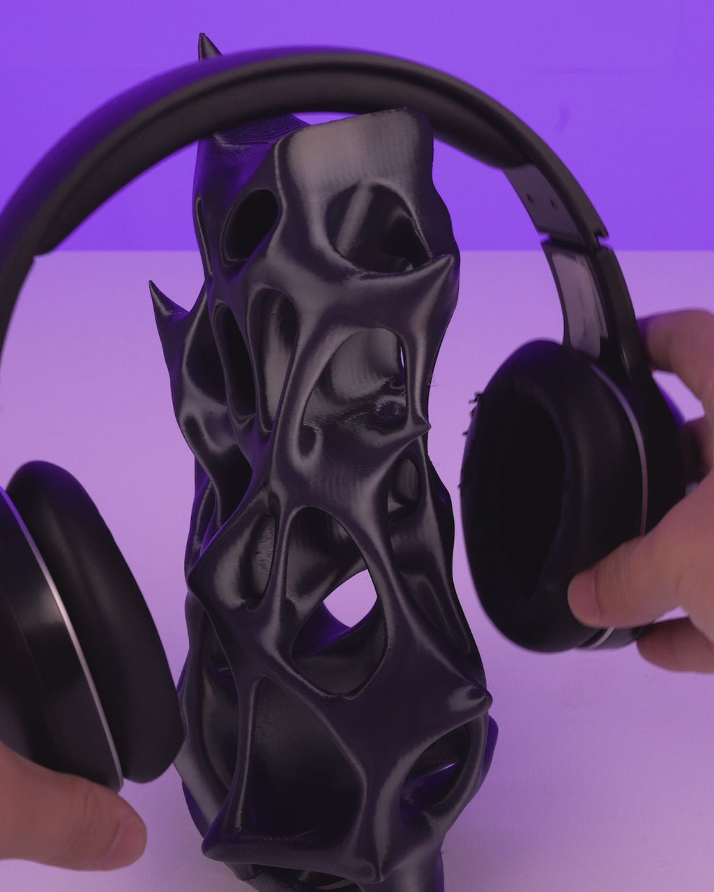 Living Grasp – Headphone Holder